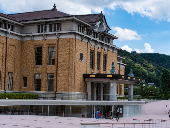 岡崎